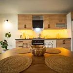 2Br Apartment In Oeluedeniz With Large Pool In Quiet Area 페티예
