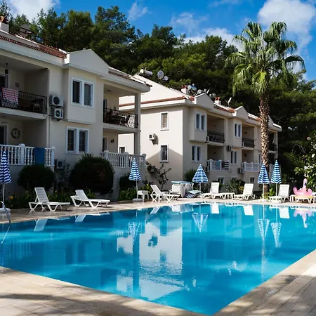 2 Bedroom Modern By The Forest With Pool Apartment *