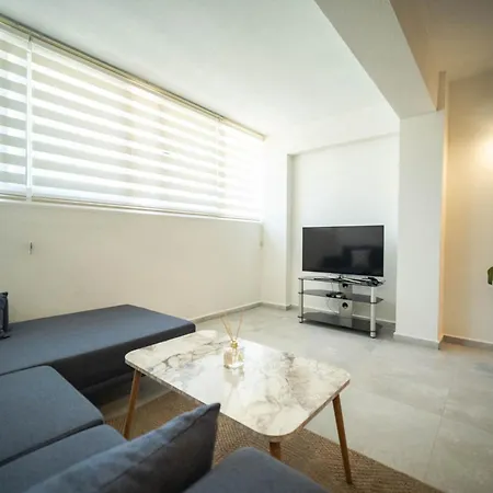 Daire Stylish 2br In Oeluedeniz By The Forest With Pool