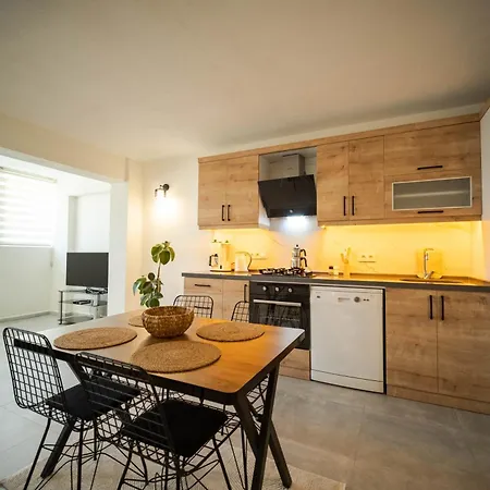 2Br Apartment In Oeluedeniz With Large Pool In Quiet Area Apartament *