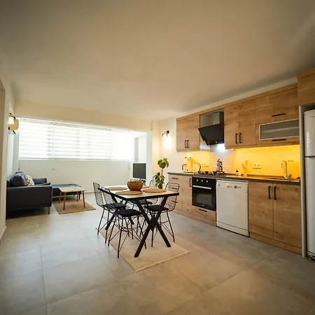 Apartman Stylish 2br In Oeluedeniz By The Forest With Pool