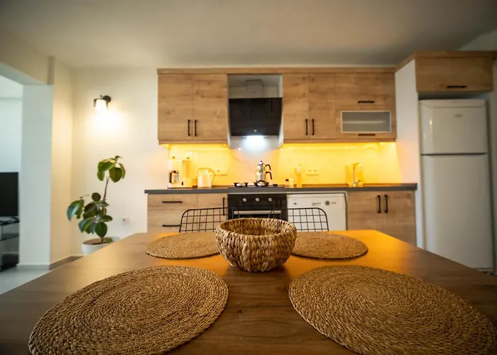 Stylish 2br In Oeluedeniz By The Forest With Pool Fethiye