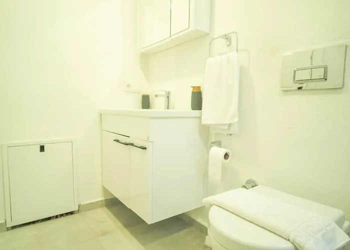 Stylish 2br In Oeluedeniz By The Forest With Pool Fethiye